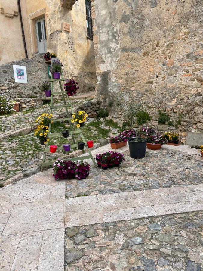 Appartamento Stella Marina In Pieno Centro Di Pietra Ligure Sulla Passeggiata E A Un Passo Dal Mare Exterior photo